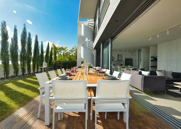 Protaras Ferienvilla Mit Privatem Pool- Whirlpool By Interhome Prázdninový dům Paralimni