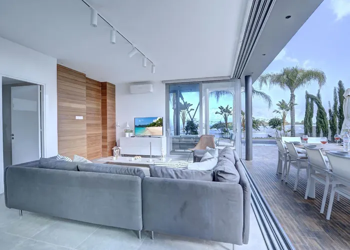 Protaras Ferienvilla Mit Privatem Pool- Whirlpool By Interhome Prázdninový dům