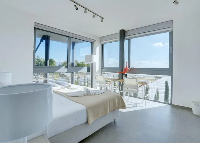 Protaras Ferienvilla Mit Privatem Pool- Whirlpool By Interhome *