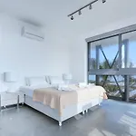 Casa de Férias Protaras Ferienvilla Mit Privatem Pool- Whirlpool By Interhome