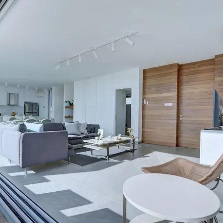 Protaras Ferienvilla Mit Privatem Pool- Whirlpool By Interhome * Paralímni