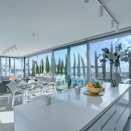 Protaras Ferienvilla Mit Privatem Pool- Whirlpool By Interhome Hébergement de vacances *