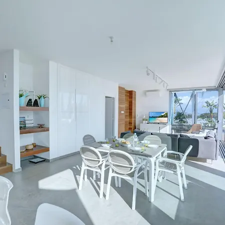 Protaras Ferienvilla Mit Privatem Pool- Whirlpool By Interhome パラリムニ