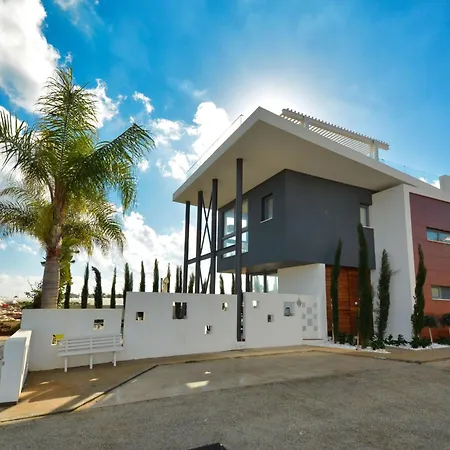 Protaras Ferienvilla Mit Privatem Pool- Whirlpool By Interhome *
