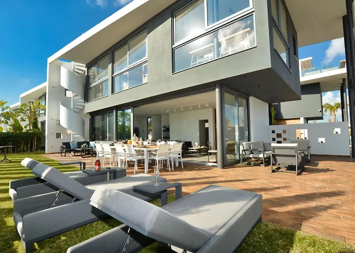 Protaras Ferienvilla Mit Privatem Pool- Whirlpool By Interhome 別荘 パラリムニ