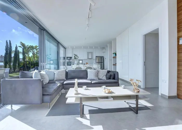 別荘 Protaras Ferienvilla Mit Privatem Pool- Whirlpool By Interhome パラリムニ