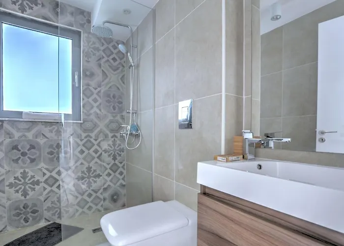 Protaras Ferienvilla Mit Privatem Pool- Whirlpool By Interhome * Paralímni