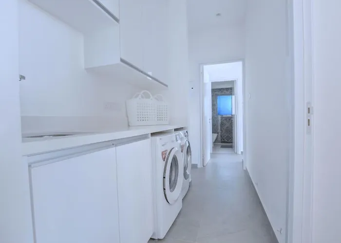 Protaras Ferienvilla Mit Privatem Pool- Whirlpool By Interhome * パラリムニ