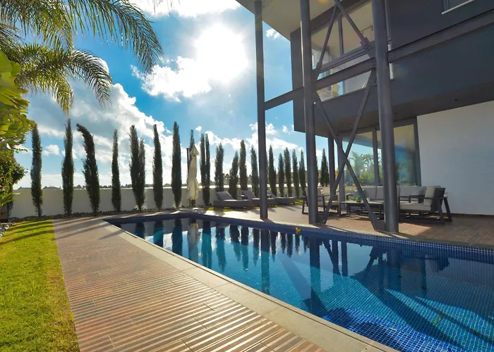 Protaras Ferienvilla Mit Privatem Pool- Whirlpool By Interhome *