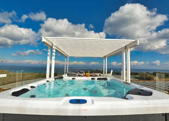 Protaras Ferienvilla Mit Privatem Pool- Whirlpool By Interhome Paralímni
